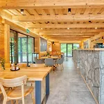 Kralovoholska Guest house 3*